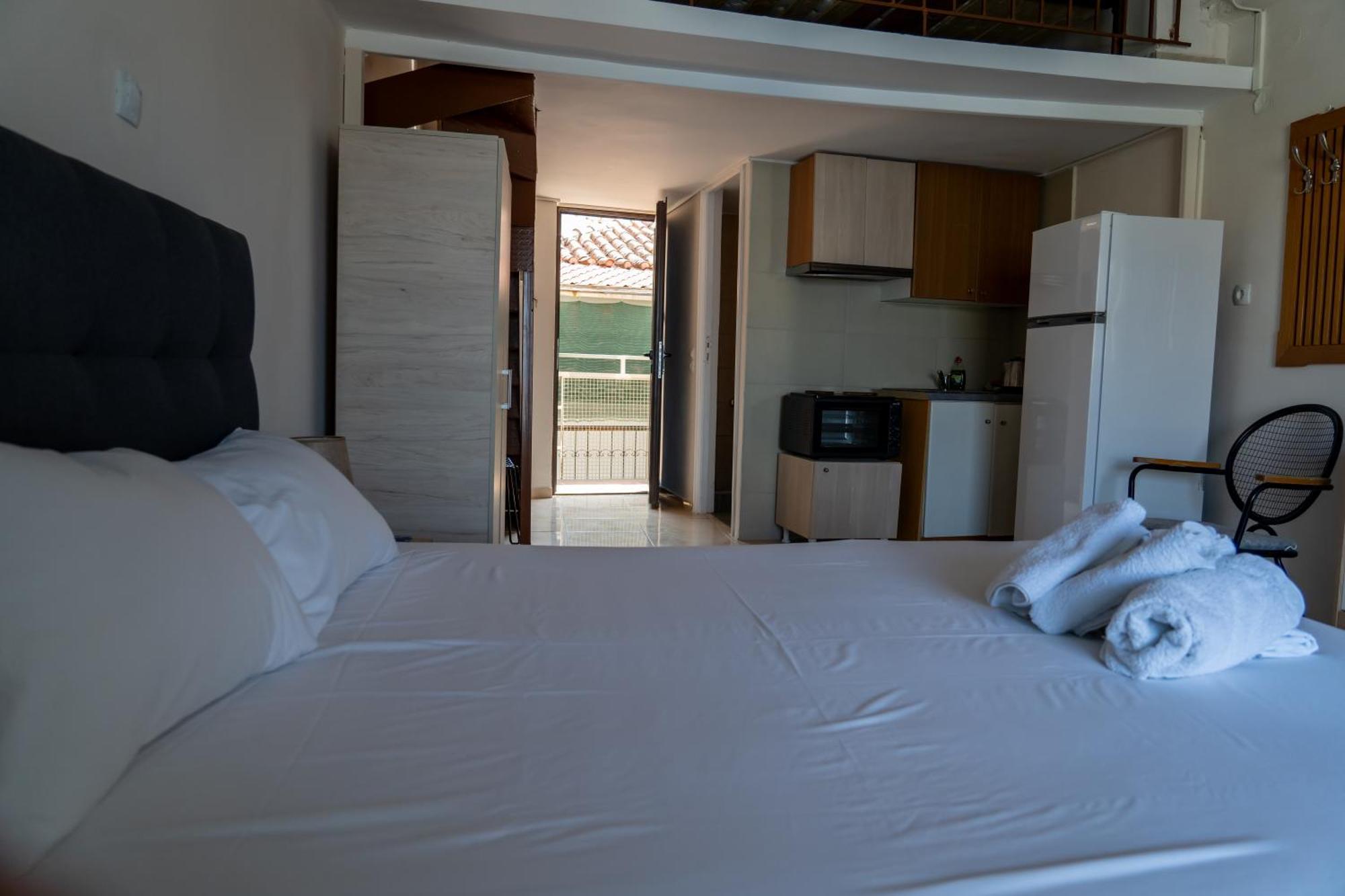 Prego Living Apartments Vathi  Buitenkant foto
